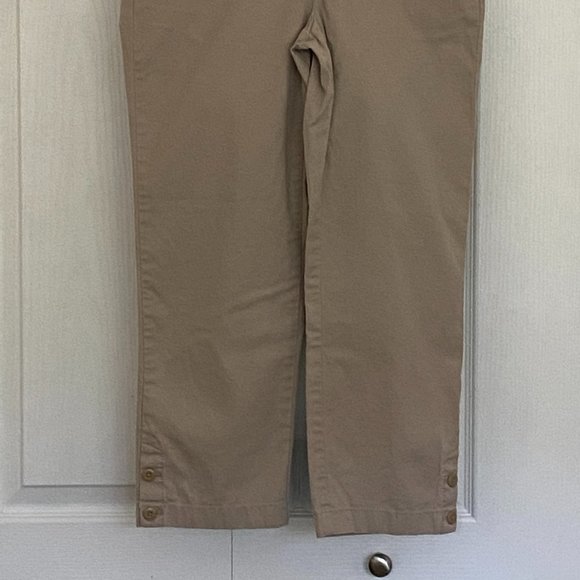 Tan cotton capris - Picture 2 of 10